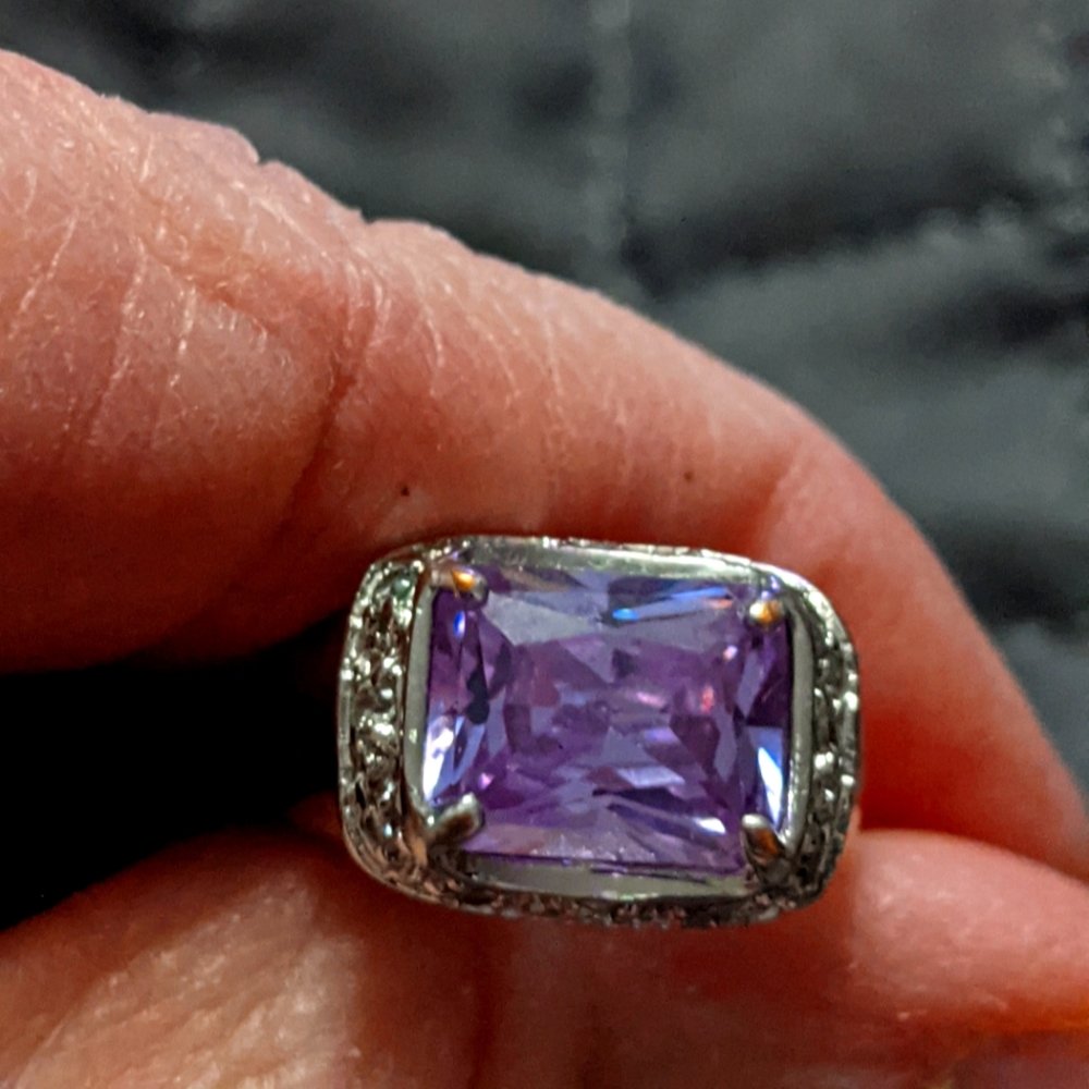Lia Sophia beautiful ring